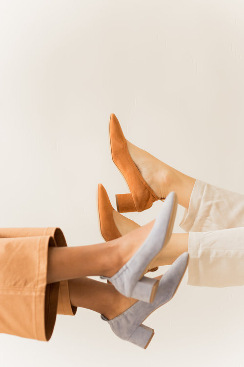 8 Places To Sell Your Used Clothing & Accessories Online
