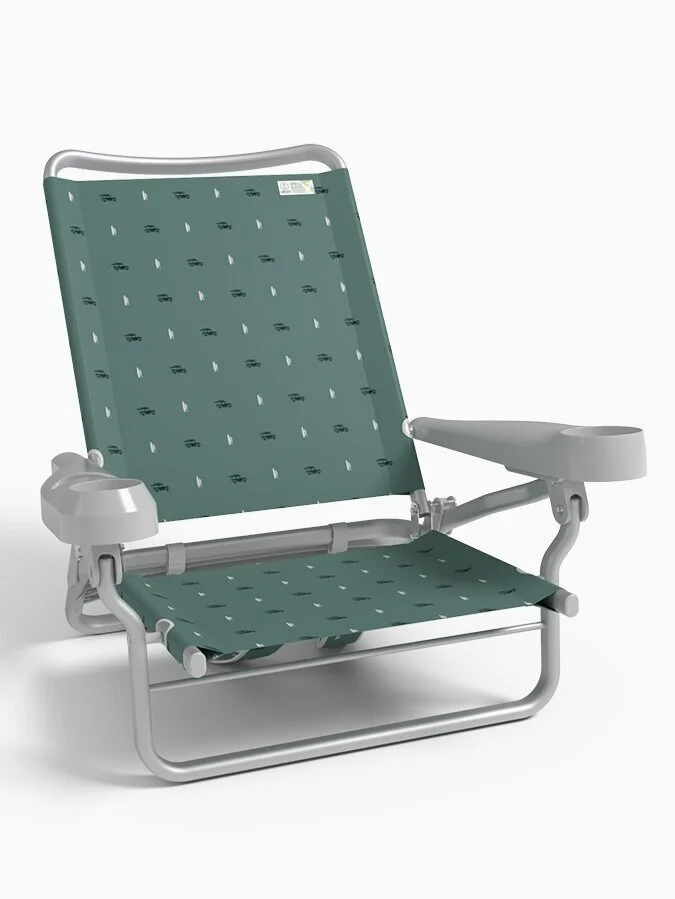 beach-lounge-chairs-low-tides