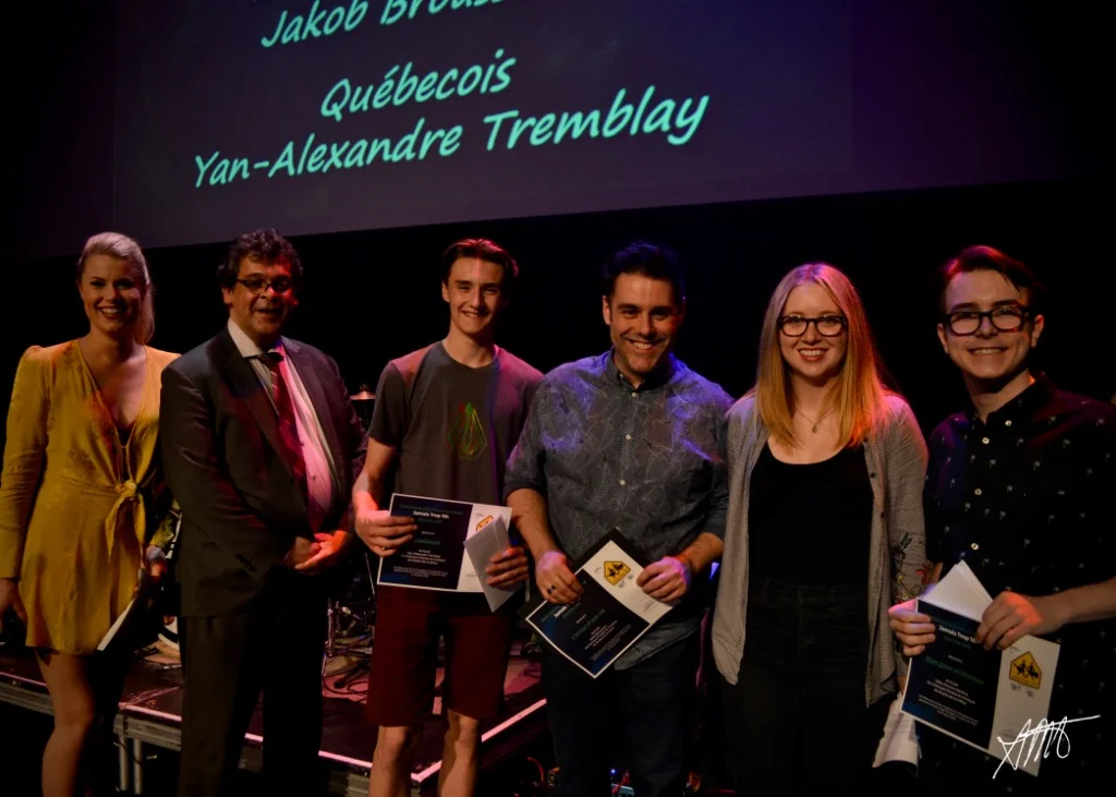 Félix-Antoine Harding, de l'école secondaire des Patriotes, auteur du texte Rien pour m'étonner Jakob Brousseau de l'école Cap Jeunesse, auteur du texte L'erreur d'une vie Yan-Alexandre Tremblay de l'école Cap Jeunesse, auteur du texte Québecois Prix remis par Vanessa Borduas, responsable du projet Jamais trop tôt et Erick-Louis Champagne Directeur adjoint du Festival International de la chanson de Granby