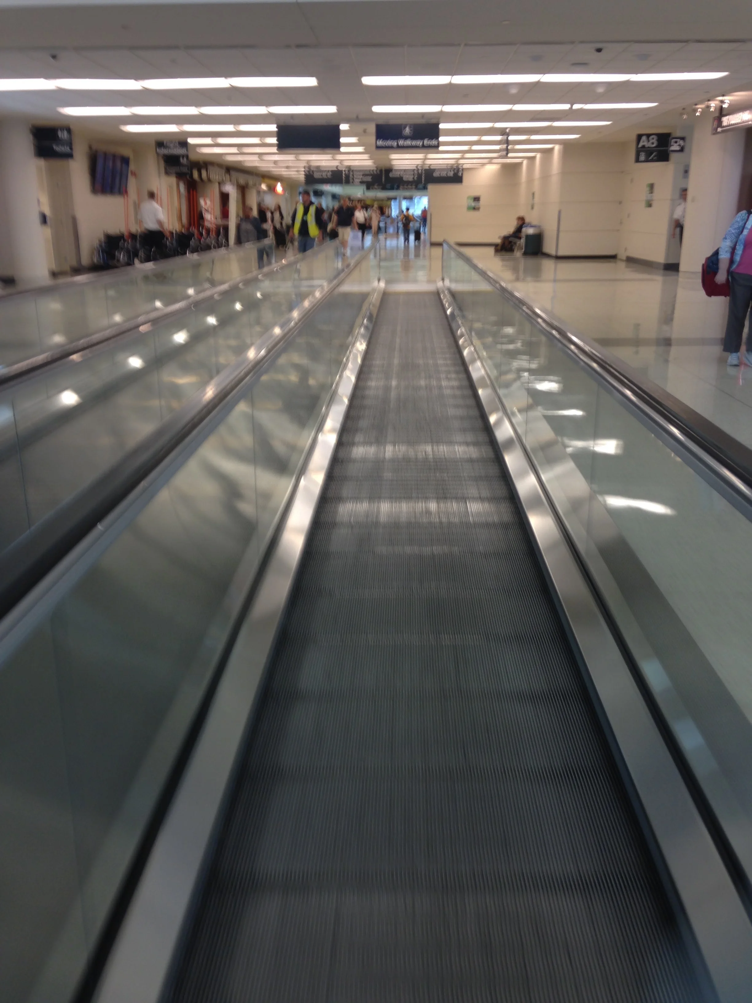 Airport-Moving-Sidewalks.jpg