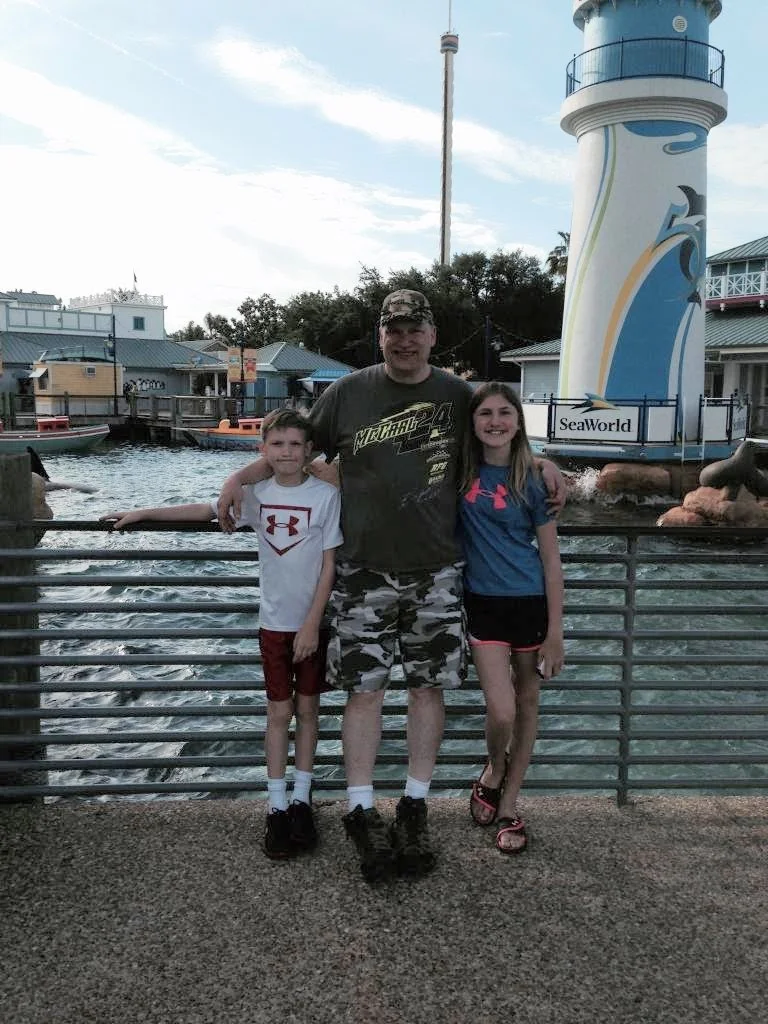 Ashlee-Daddy-SeaWorld-Entrance.jpg