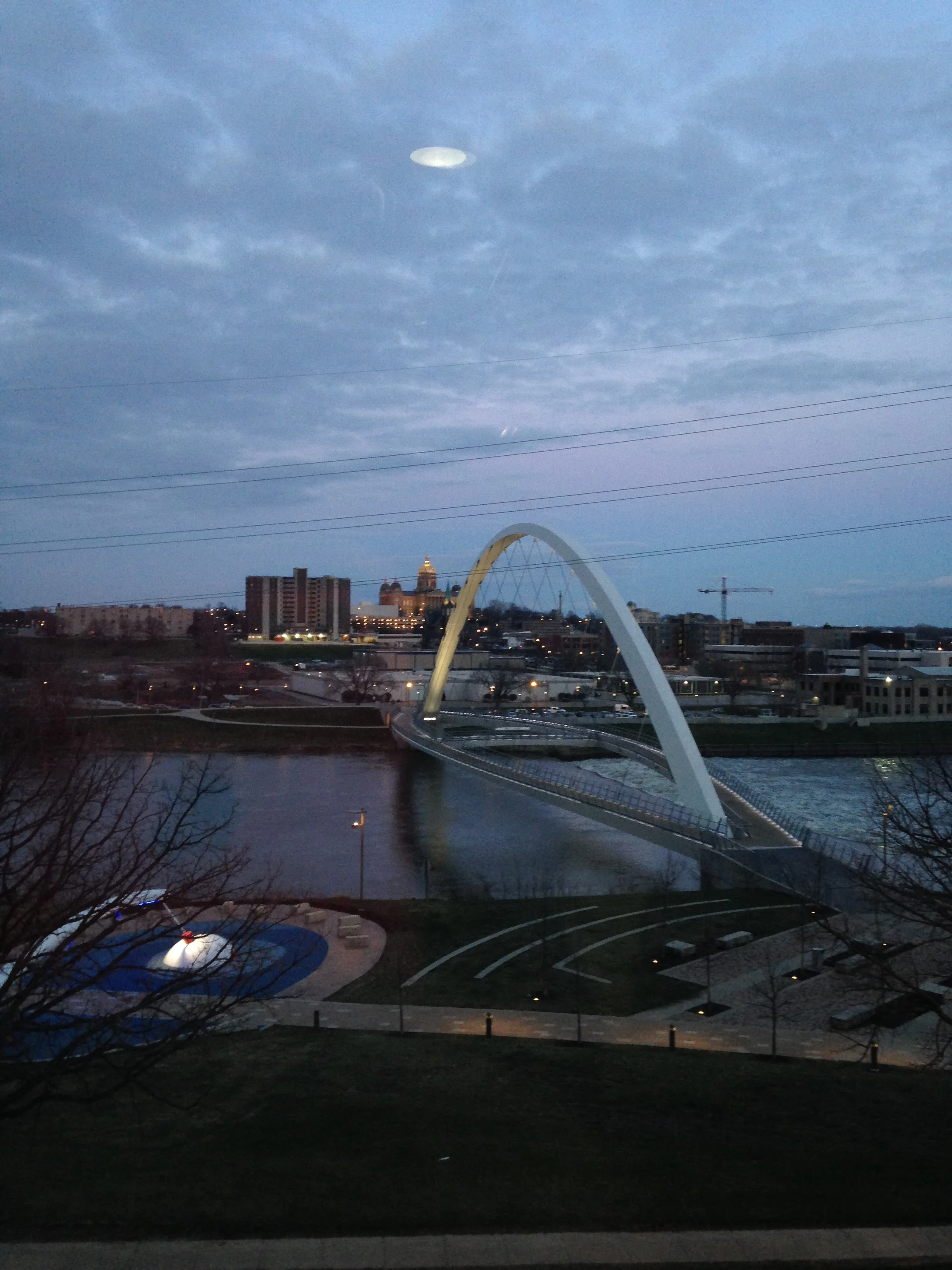 Des-Moines-Arch-and-River-Dark.jpg