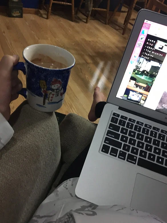 Ashlee-Blogging.jpg