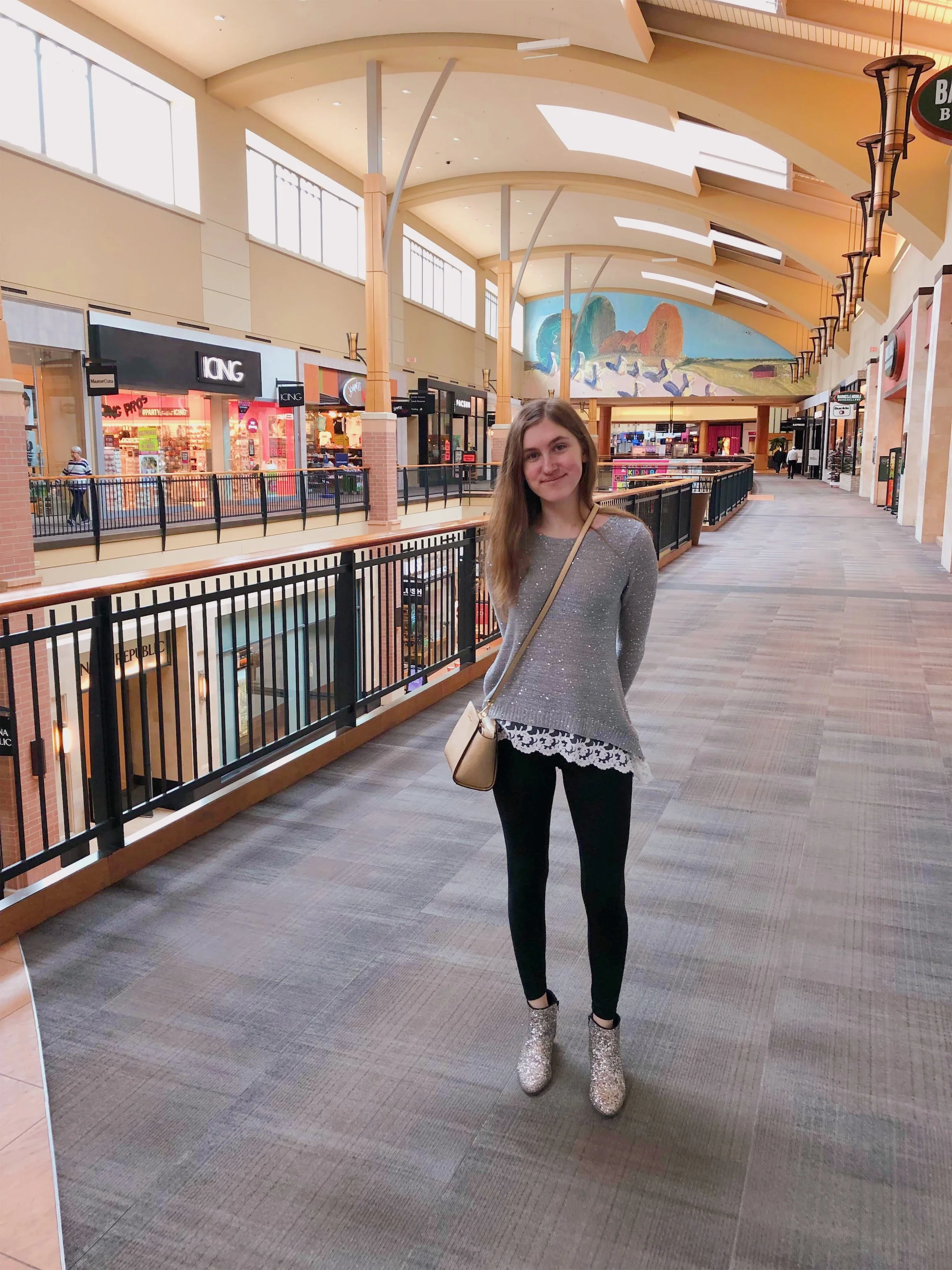 ashlee-mae-mall.jpeg