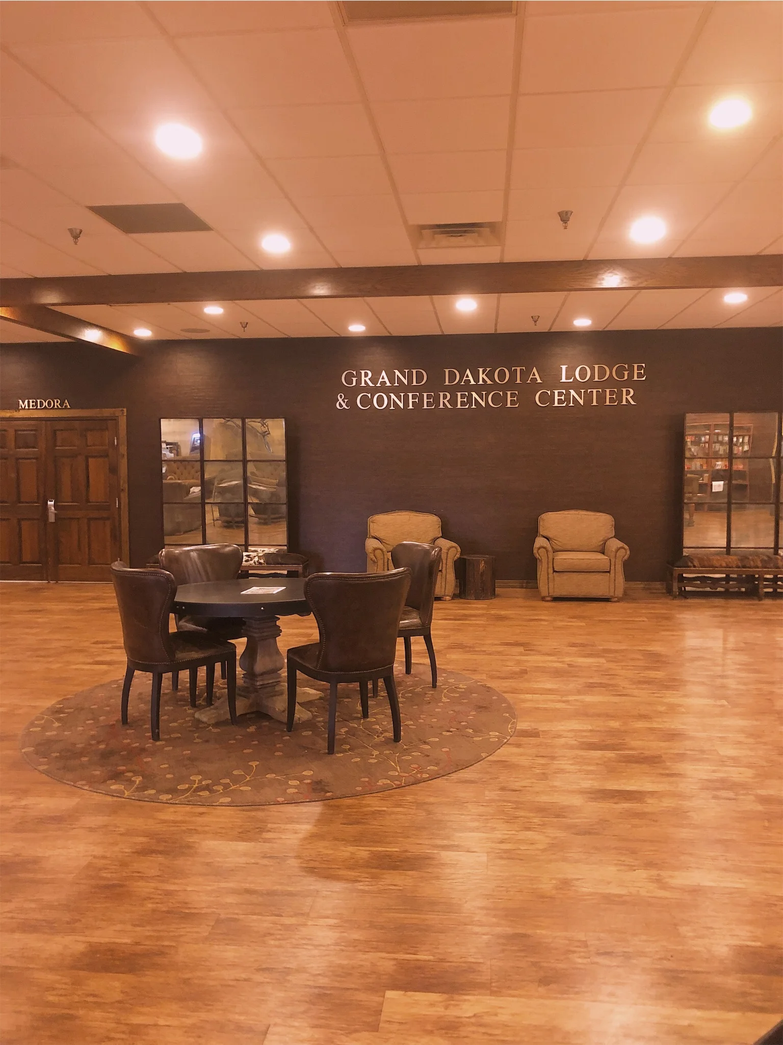 lodge-ramada-hotel.jpg