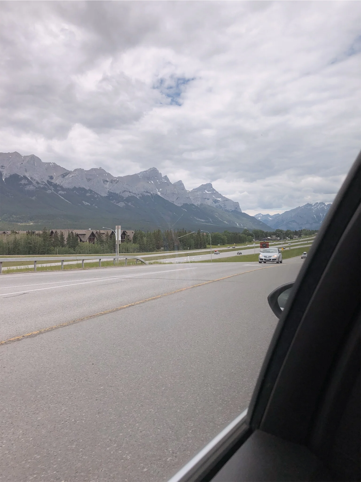 banff-mountains.jpg