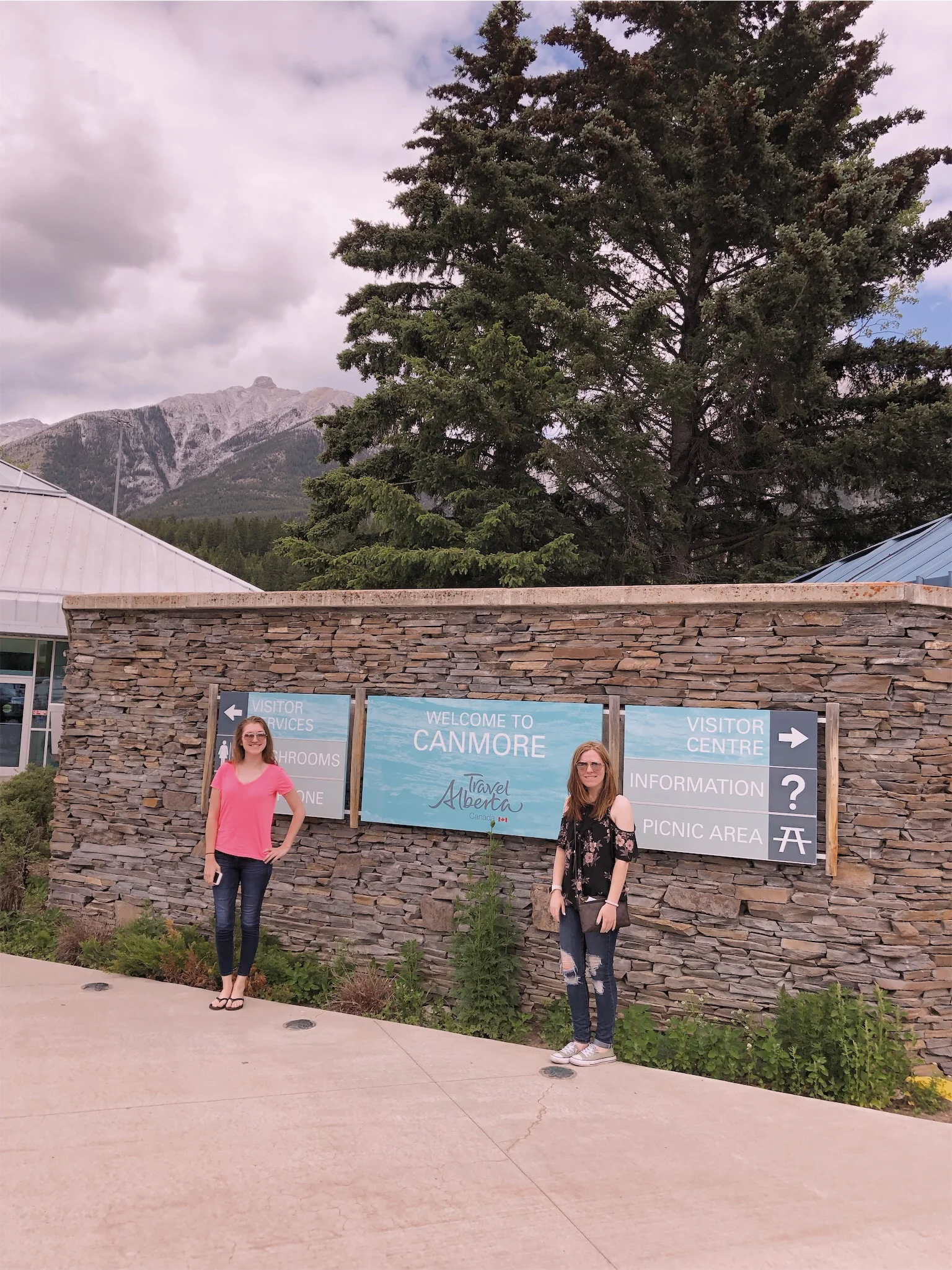 ashlee-kirsten-alberta-visitor-centre.jpg