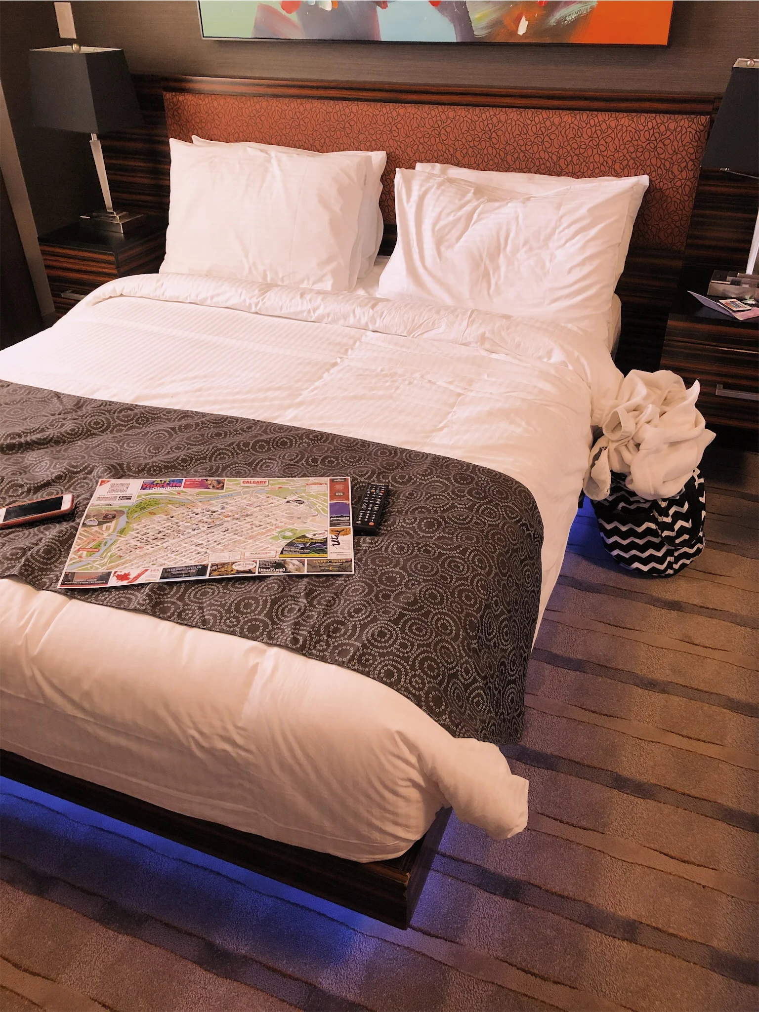 hotel-clique-calgary-airport-bed.jpg