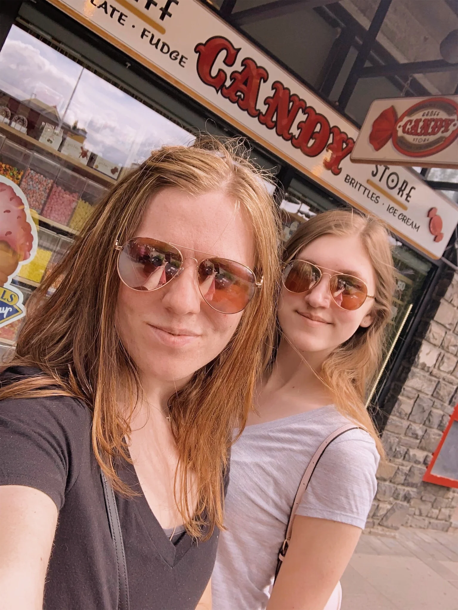 ashlee-kirsten-downtown-banff.jpg