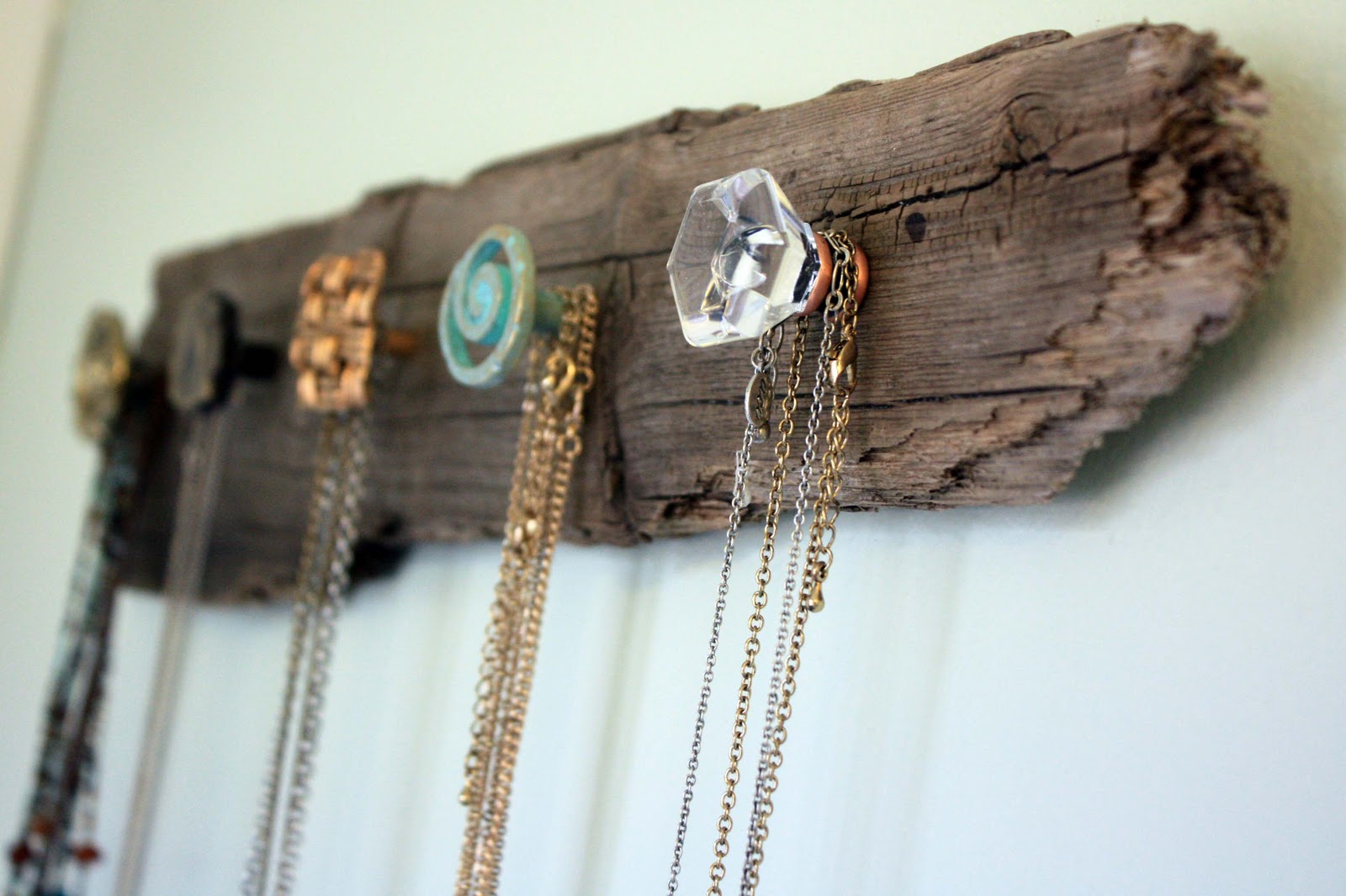 necklace holder image from visiblymoved.blogspot.com.au