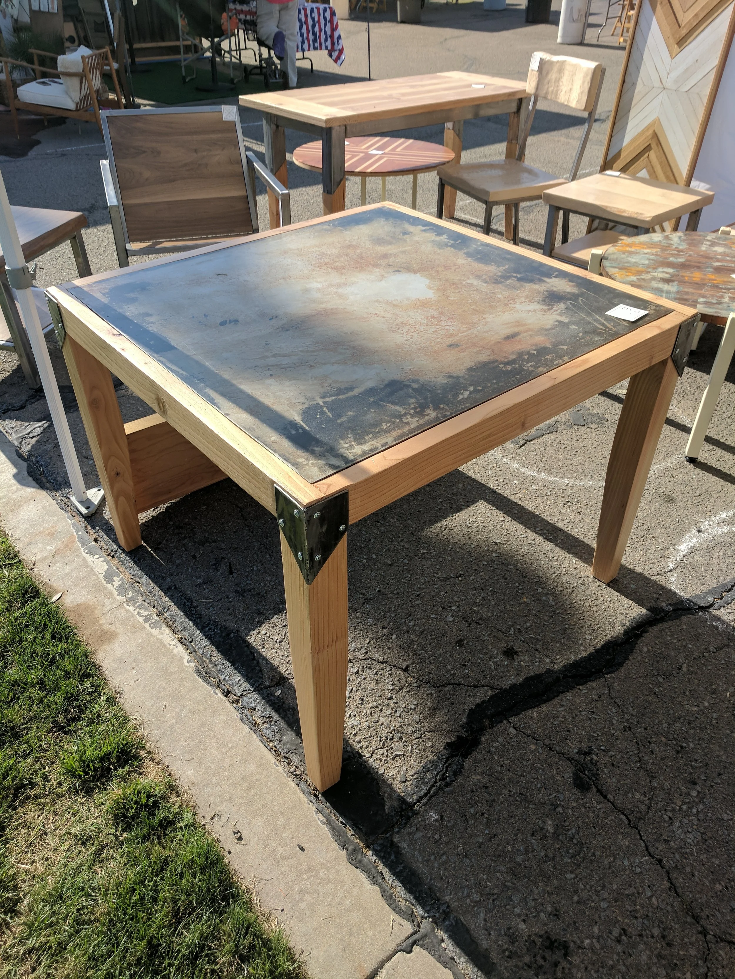 Metal top table 