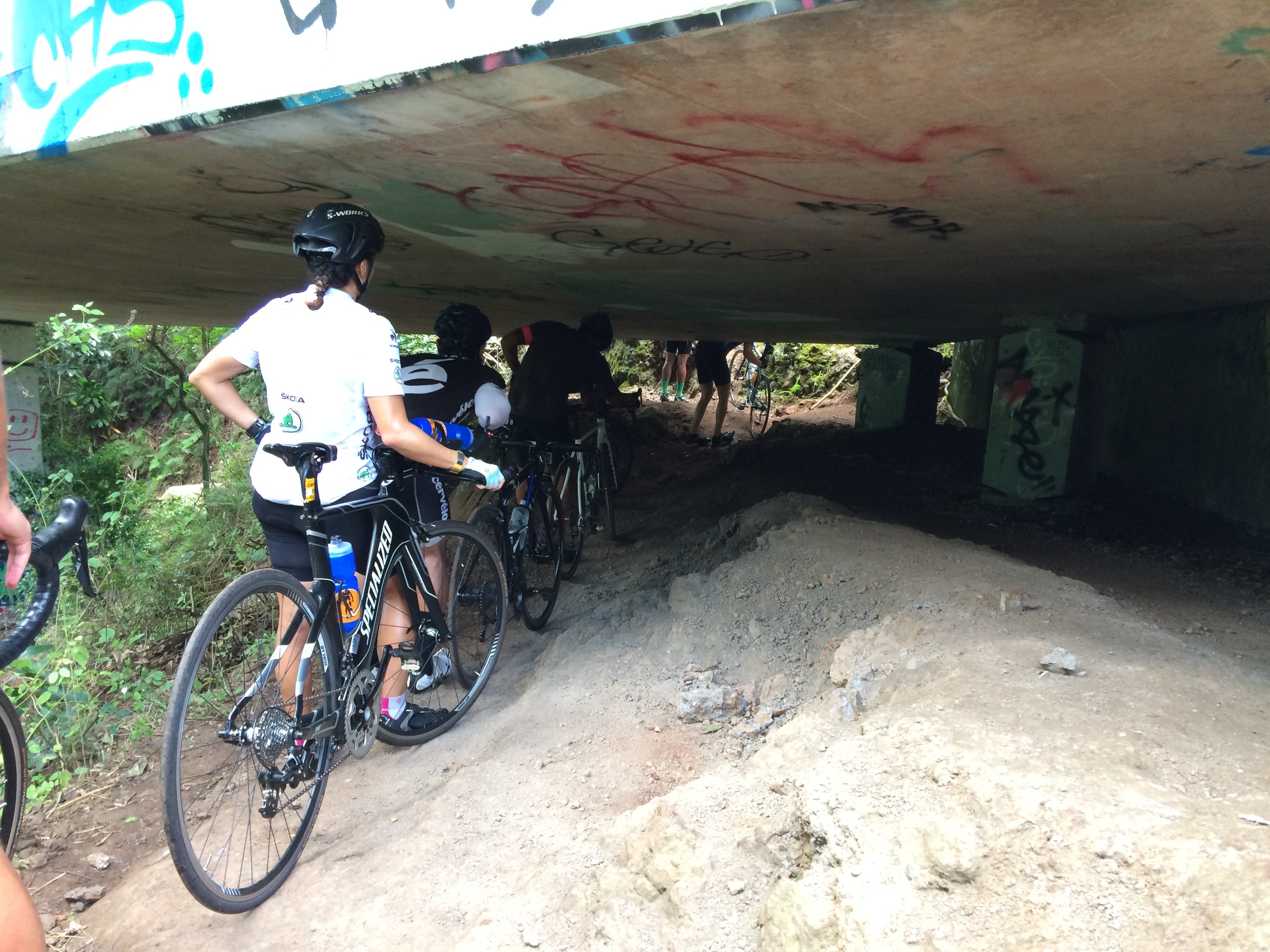  Traffic jam under the new Pali Hwy that we descended down at the beginning of the ride 