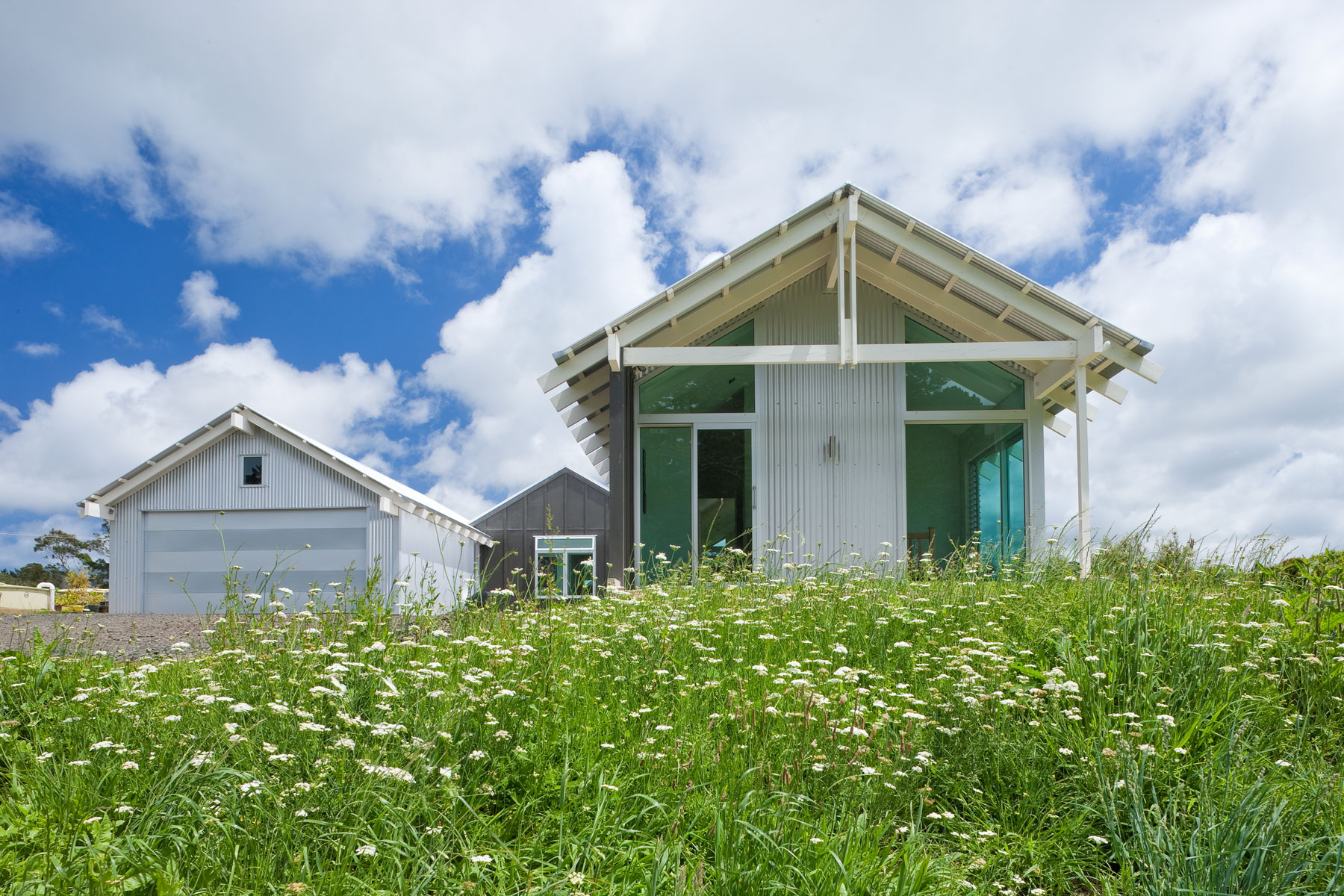 K  Leuschke Kahn Architects_Kumeu house, LKA__CM17390.jpg