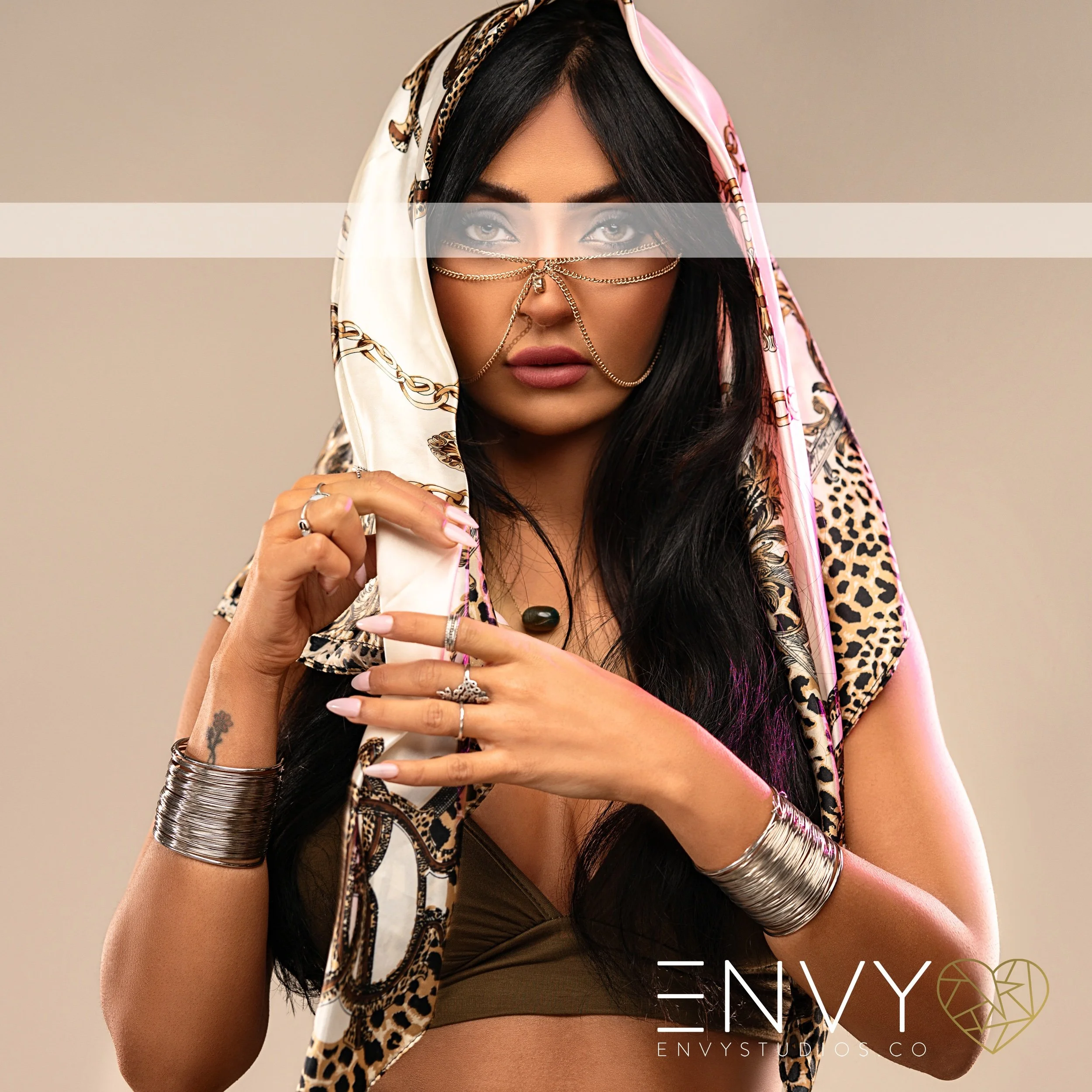 Model Ally Kay on ig 