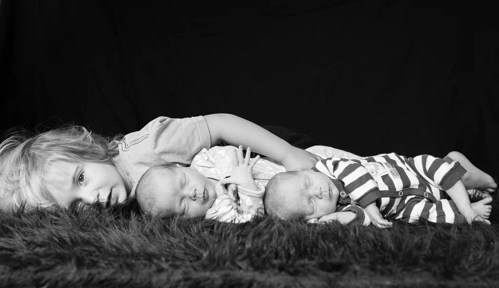Loren_Nickson_twins_blackwhitelowres-10.jpg