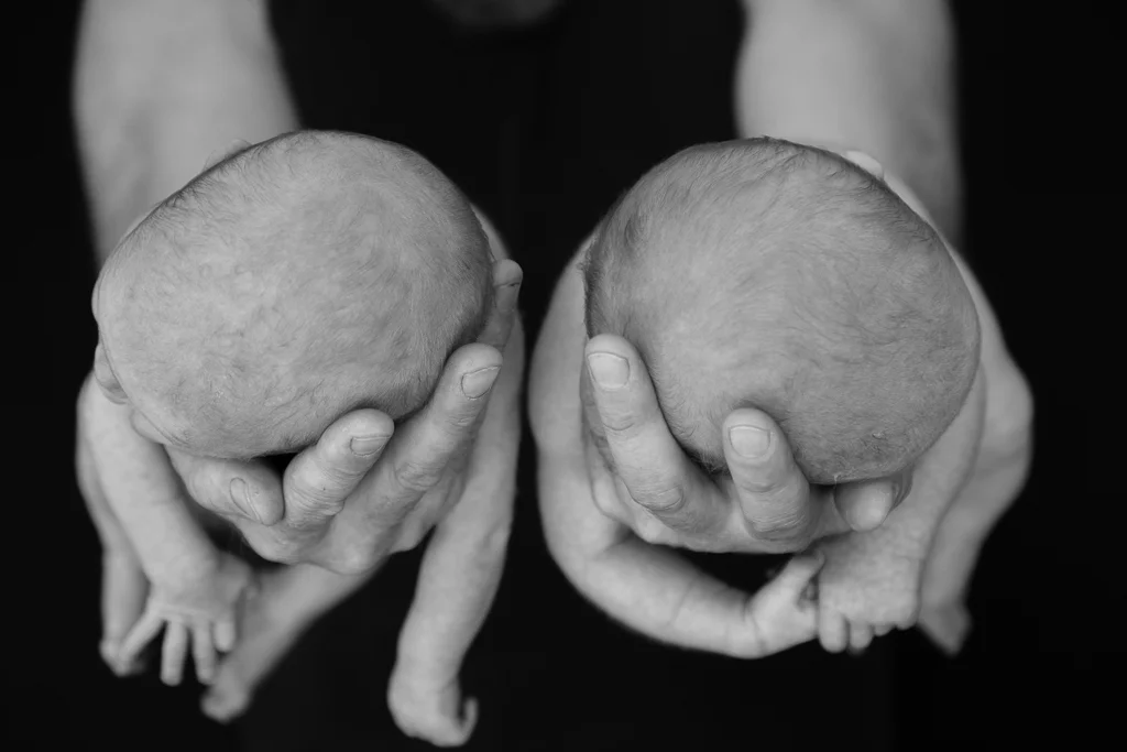 Loren_Nickson_twins_blackwhitelowres-27.jpg