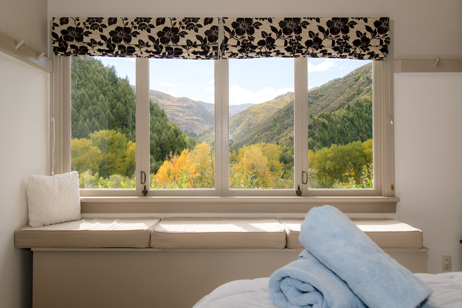 Web_Homes_Atown_HolidayHomes_Furneaux-3.jpg