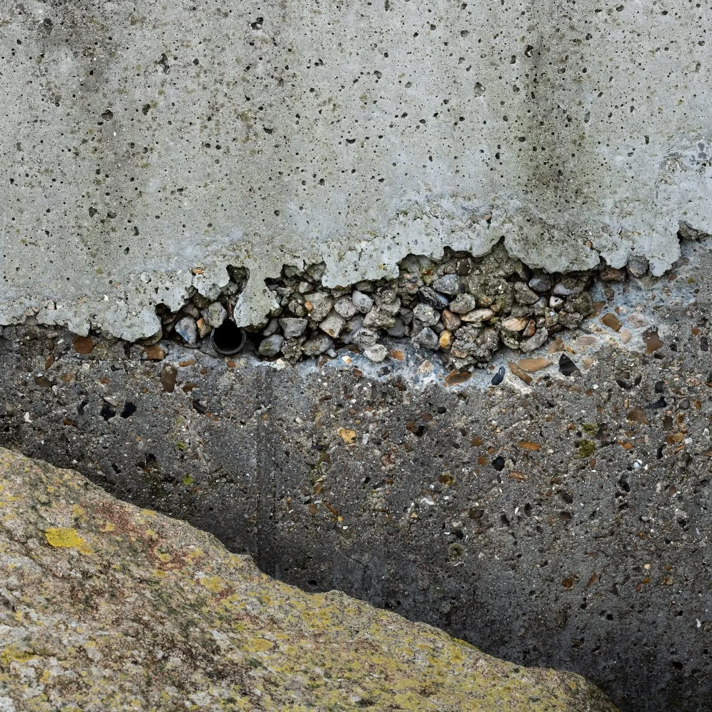 Ugly is beautiful

#ugly #concrete #UrbanWanderer #minimalism #detailinglife #details #whynot #lehavre