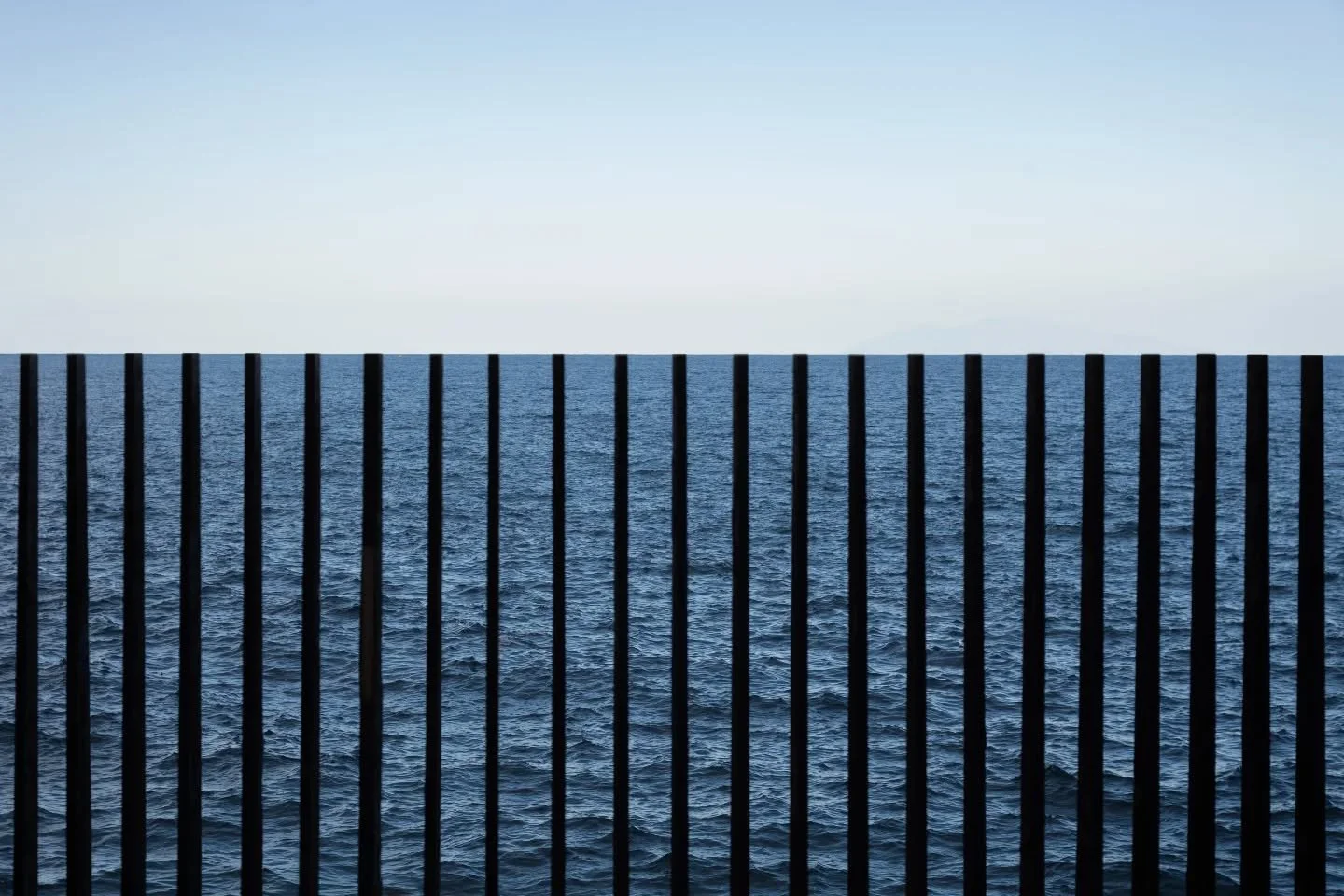 Trippy guardrail in Bastia, Corsica (100% photoshop-free)

#minimalism #minimalist #bastia #corsica #corsicaisland #wanderlust #TravelGram #travelmoments