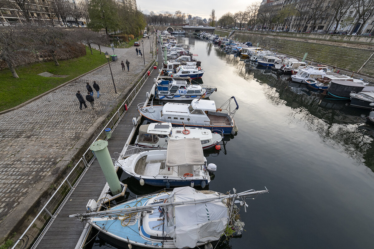 The Jardin du Bassin de l'Arsenal is a public park in the 12th a