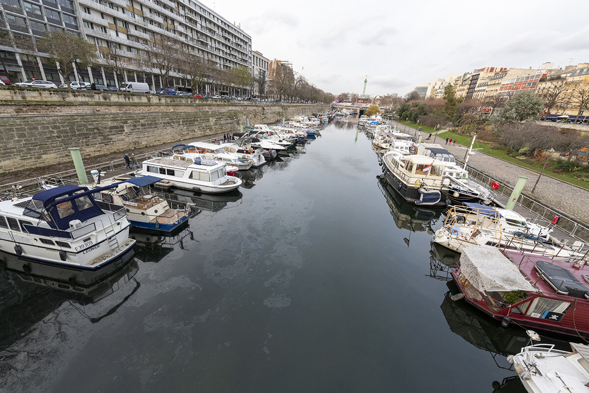 The Jardin du Bassin de l'Arsenal is a public park in the 12th a