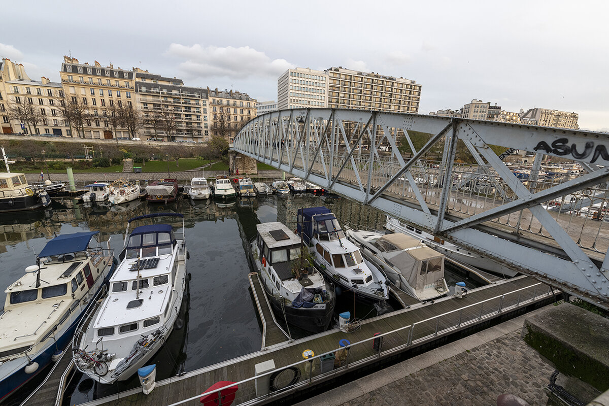 The Jardin du Bassin de l'Arsenal is a public park in the 12th a