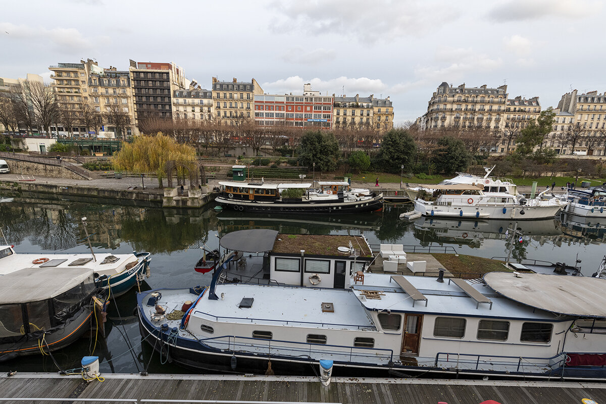 The Jardin du Bassin de l'Arsenal is a public park in the 12th a