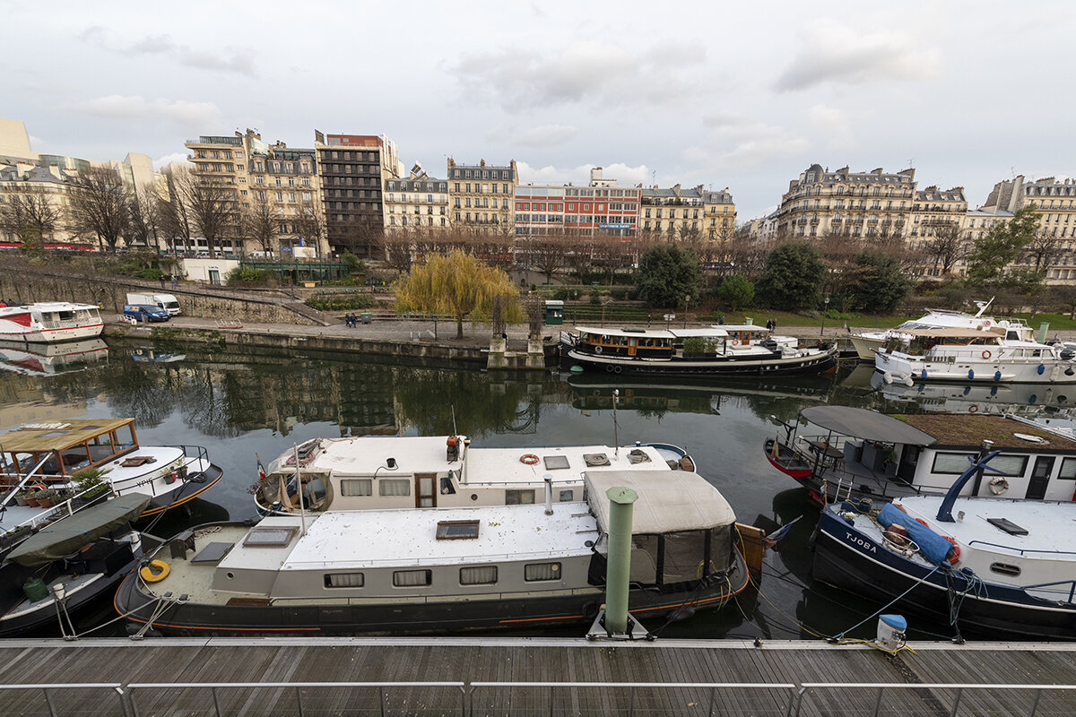 The Jardin du Bassin de l'Arsenal is a public park in the 12th a