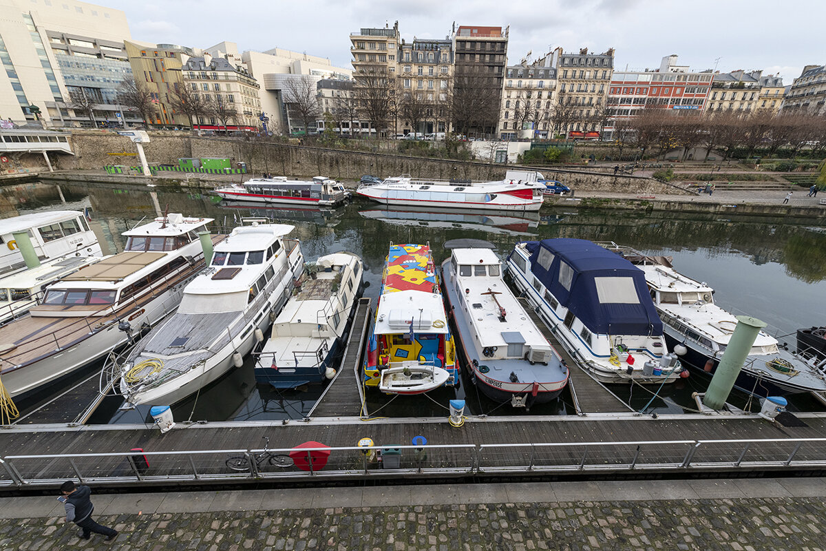 The Jardin du Bassin de l'Arsenal is a public park in the 12th a