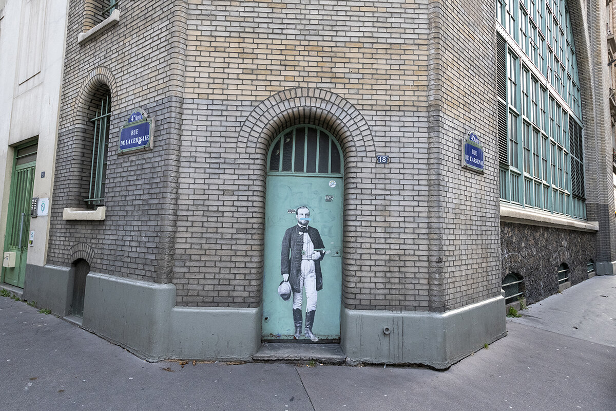 France Paris, 2020-12 : The Bastille sub electric substation is listed as a historic moument and is part of the old electrical system of paris.