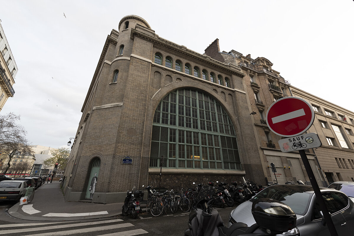 France Paris, 2020-12 : The Bastille sub electric substation is listed as a historic moument and is part of the old electrical system of paris.