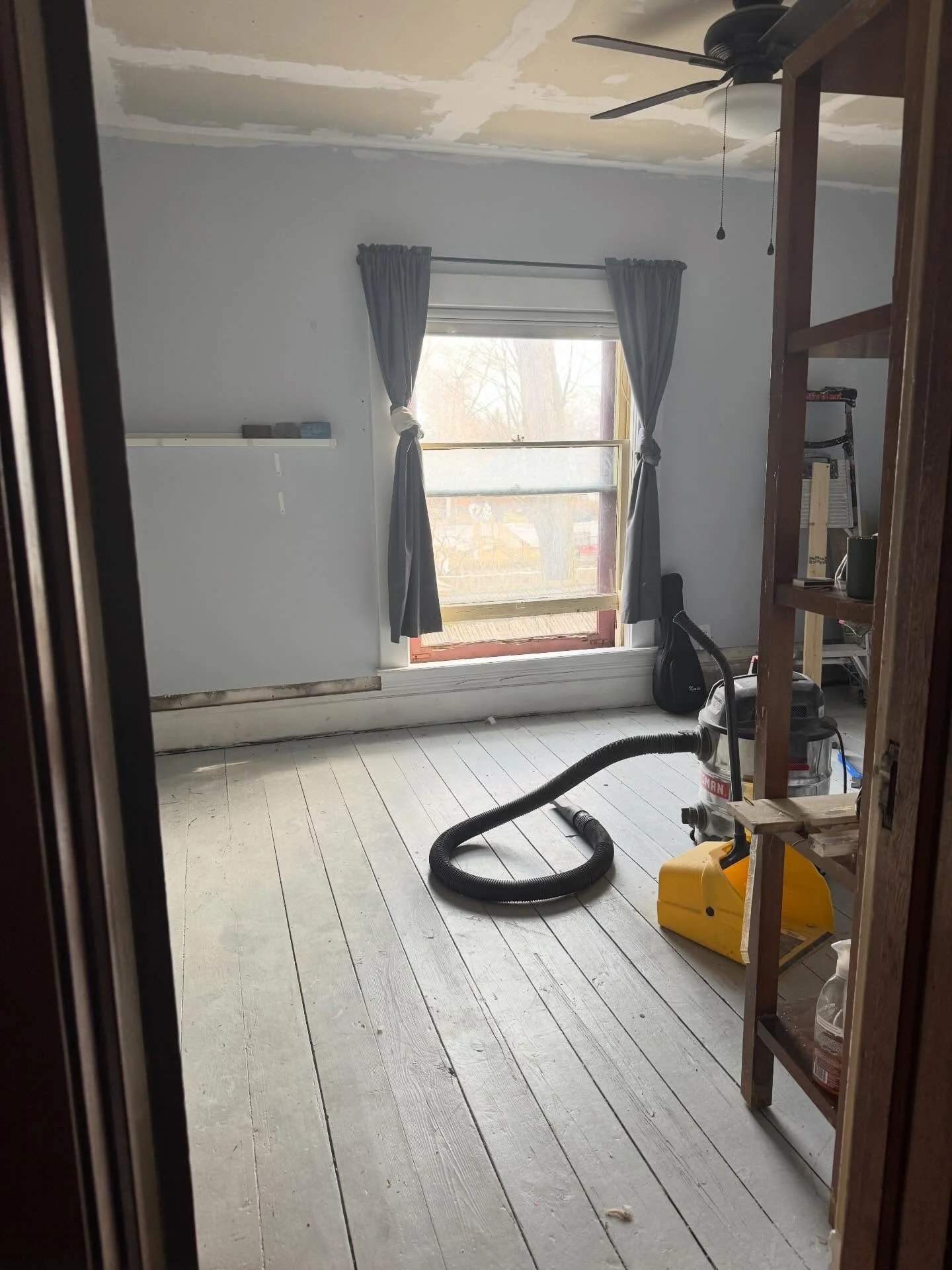 We want to get Elliot into his new room before Marc has surgery on May 6th, so I called in a friend to help and we got most of the room done on Sunday&hellip;. We ran out of flooring that had acclimated so needed to bring more in from the garage.

Ju