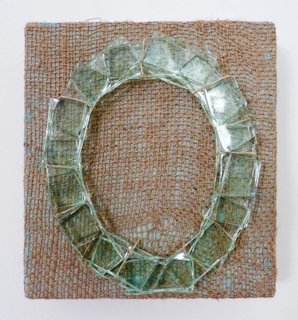   TEXT::TILE &nbsp;glass and burlap 