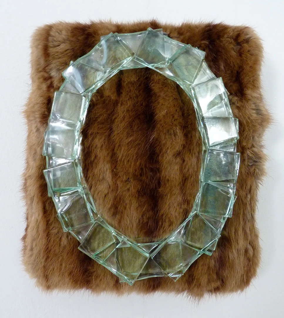   TEXT::TILE &nbsp;glass and fur 