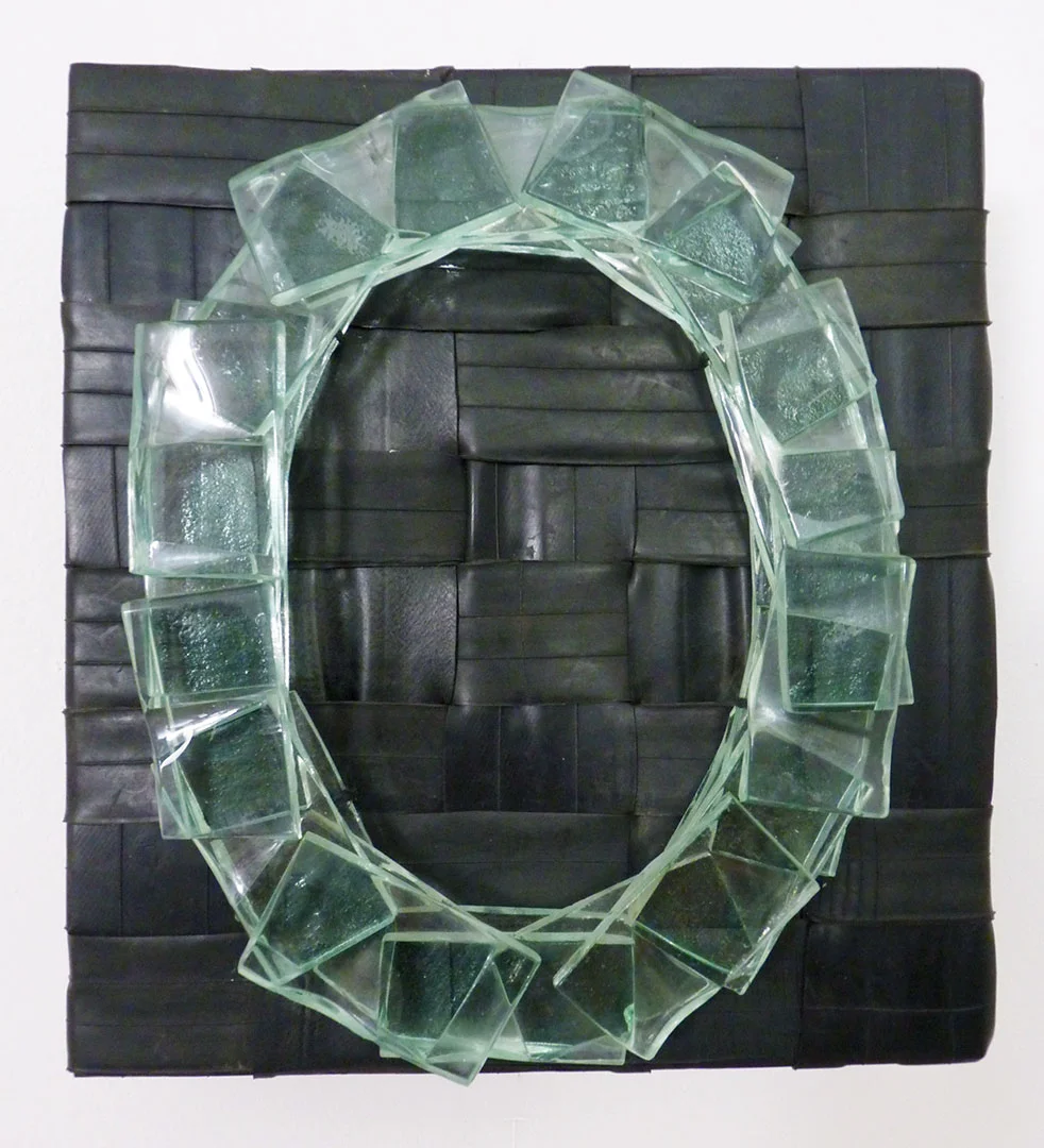   TEXT::TILE &nbsp;glass and rubber 