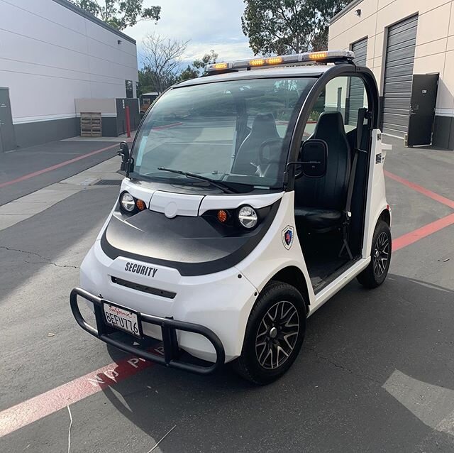 Woop woop 🚓 
Another security vehicle headed out the door #cawrap #security #gem #electric #patrol #securitypatrol