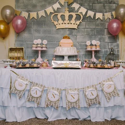 white_ruffle_tablecloth_738195bc-9102-4ab2-b548-9277a87d6a95.jpg