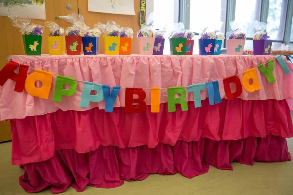 ruffled_pink_ombre_tablecloth_7ccc23d8-9c2a-4575-ab53-72ae13567c79.jpg