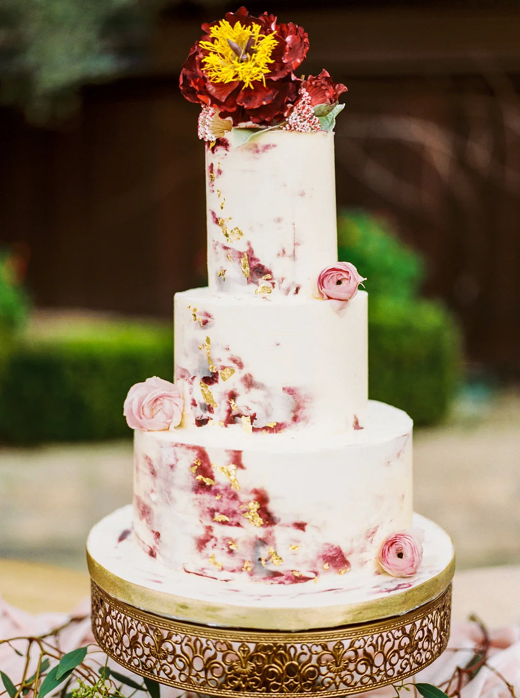 Photo by: Olivia Richards Photography Cake Design: The Cakeldy