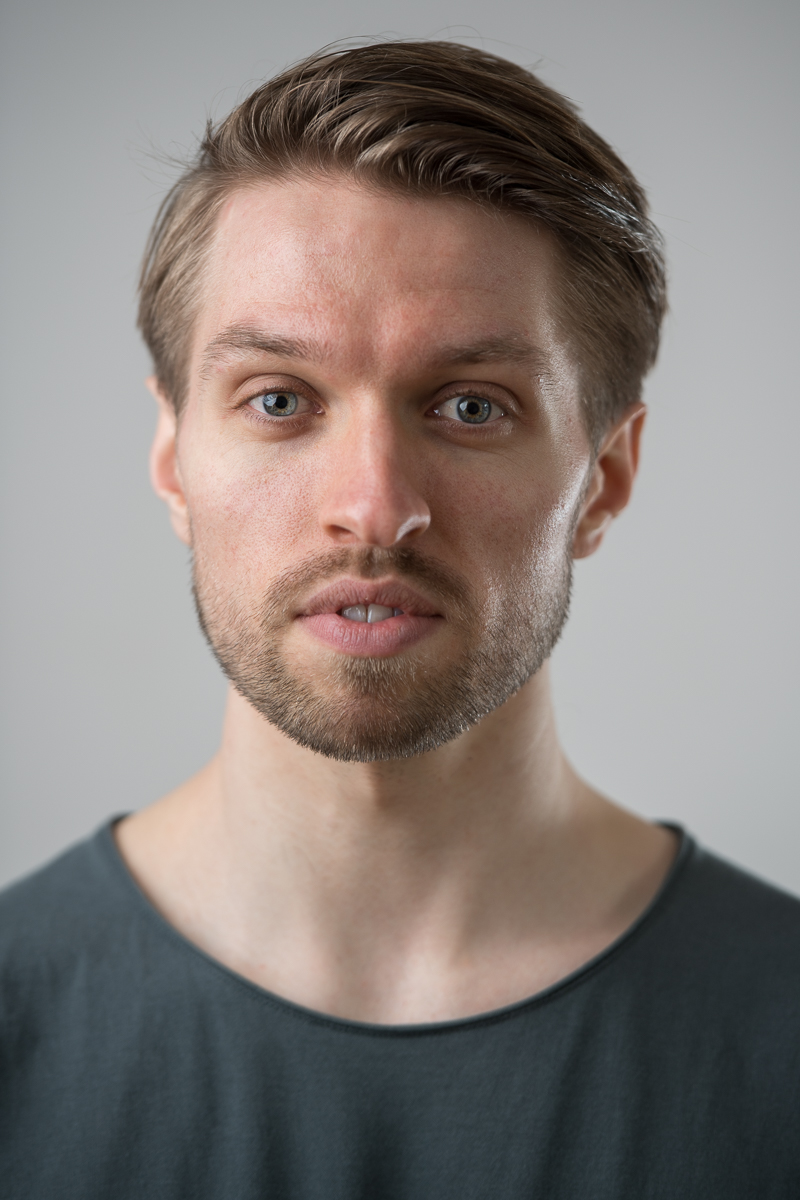 Actor's headshot for Jon Savage .