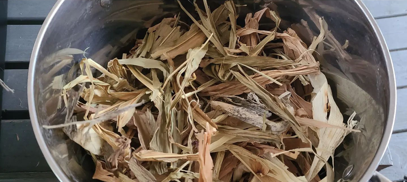  Dug out three giant storage containers outta the garage full of dried corn husks...so my next couple batches of pulp will be a corn blend! 