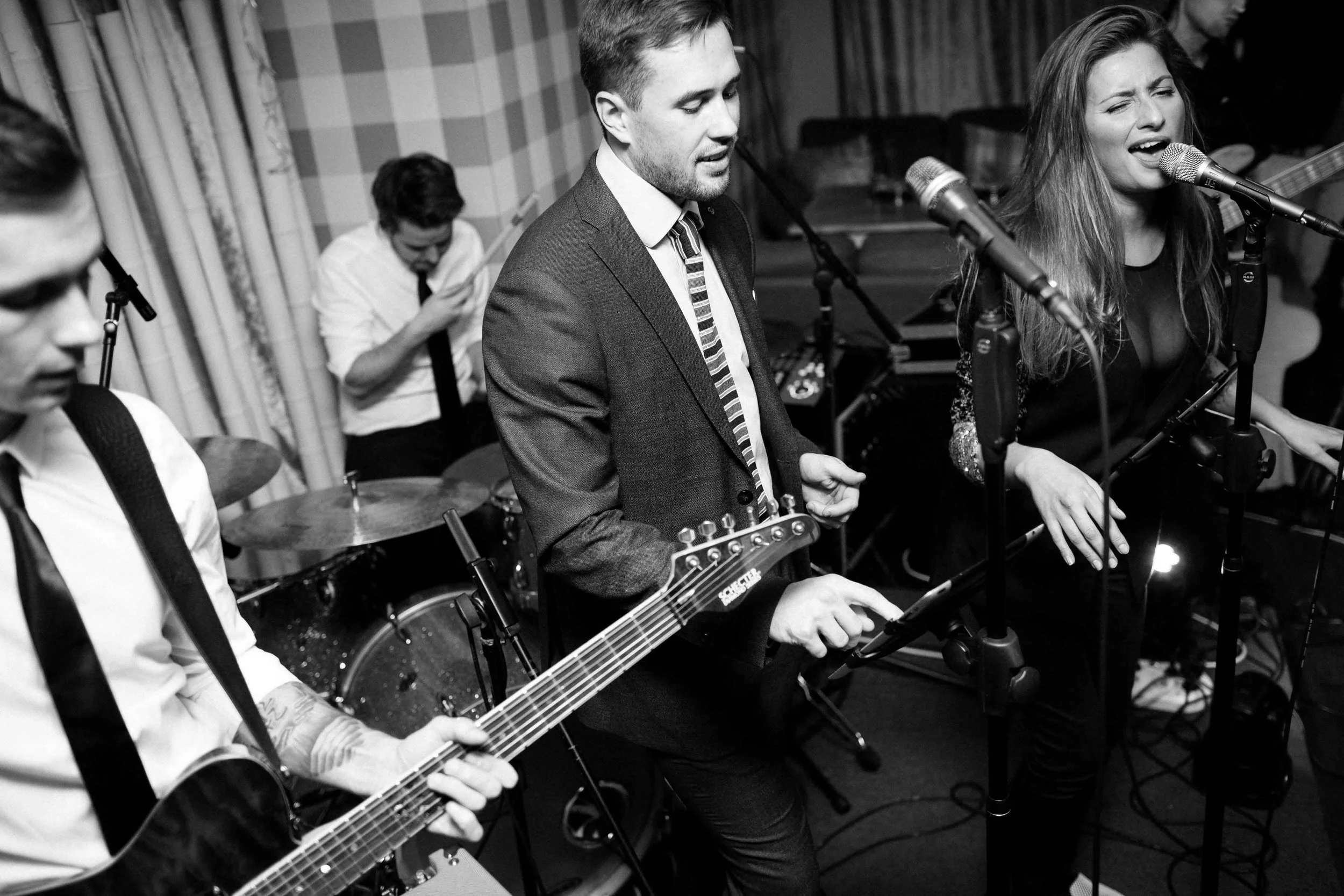 Balu Bar Aurora party band Prague