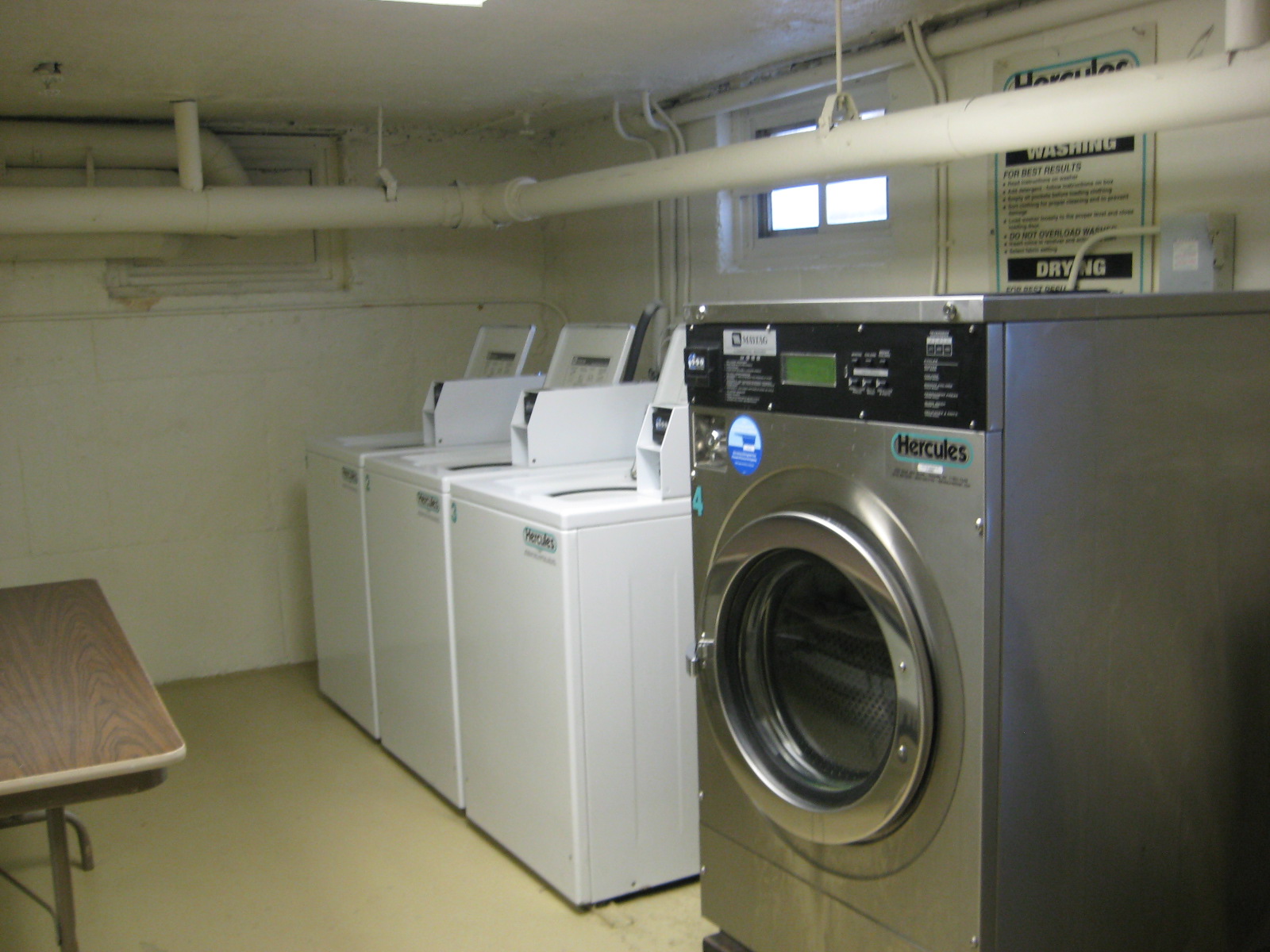 Laundry Rm.JPG