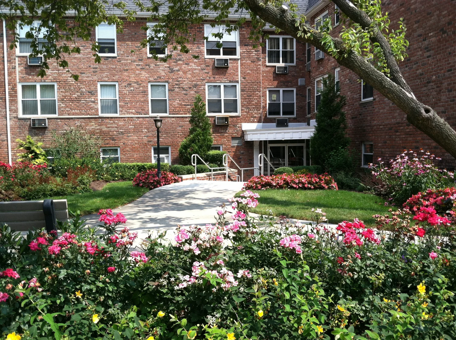 Lynbrook Gardens Listings — JANICE L. FAGAN