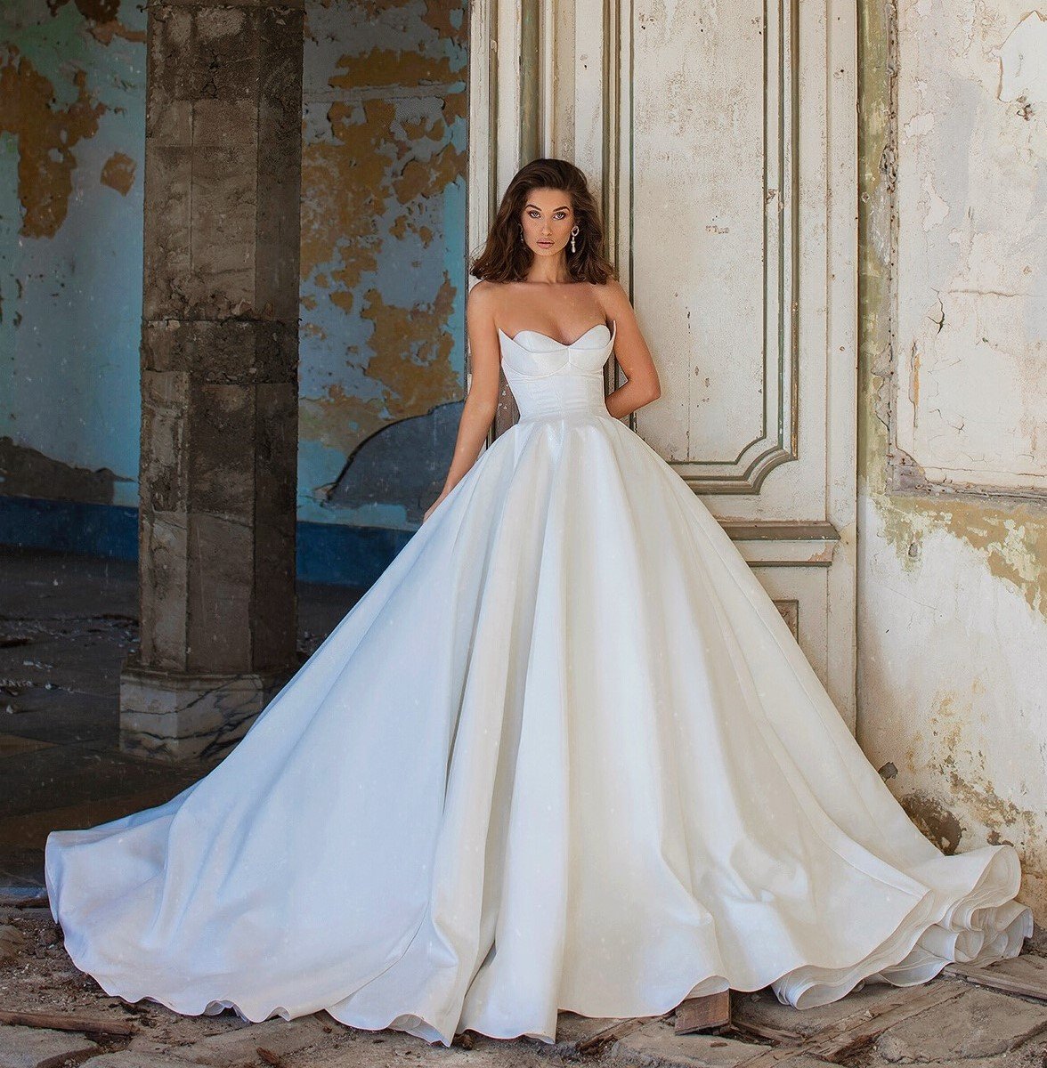 Viero Bridal. Wedding dresses with the wow factor.