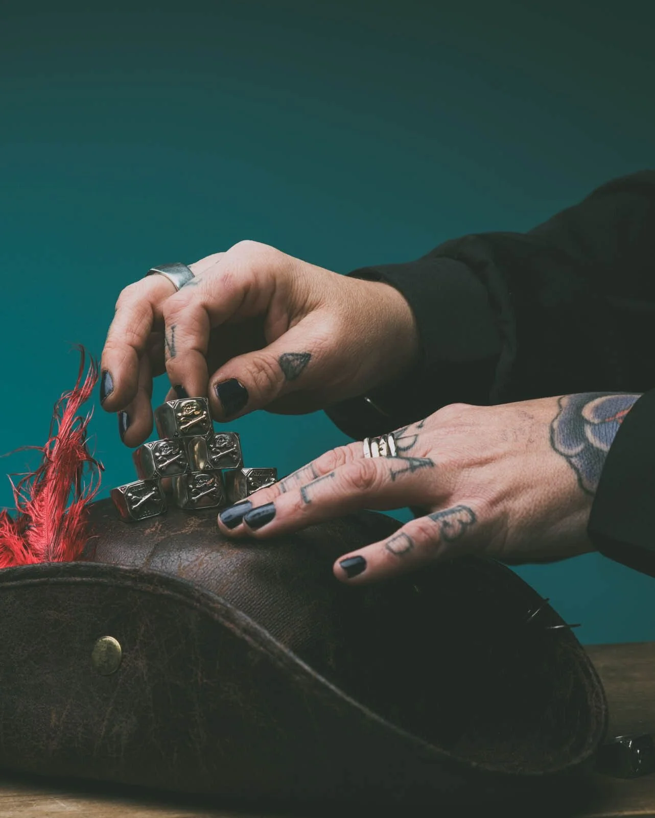 The studio is closed for the year, and I am out of here. A thousand and more thank you's to everyone who has supported my little business this year. Having experienced by far the worst year of my life personally (widowhood: would not recommend), to t