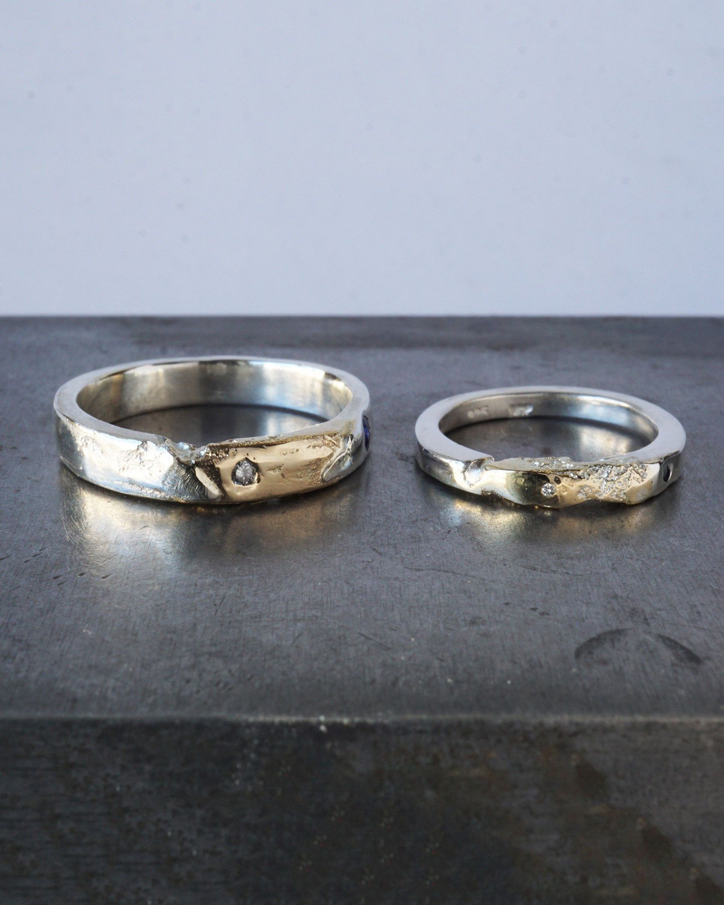 Atelier love stories...

A+R came to talk about doing a partner ring workshop for their upcoming wedding. They were looking for the "wibbly and the wobbly" and not super traditional rings, with stones looking like they are growing from the 