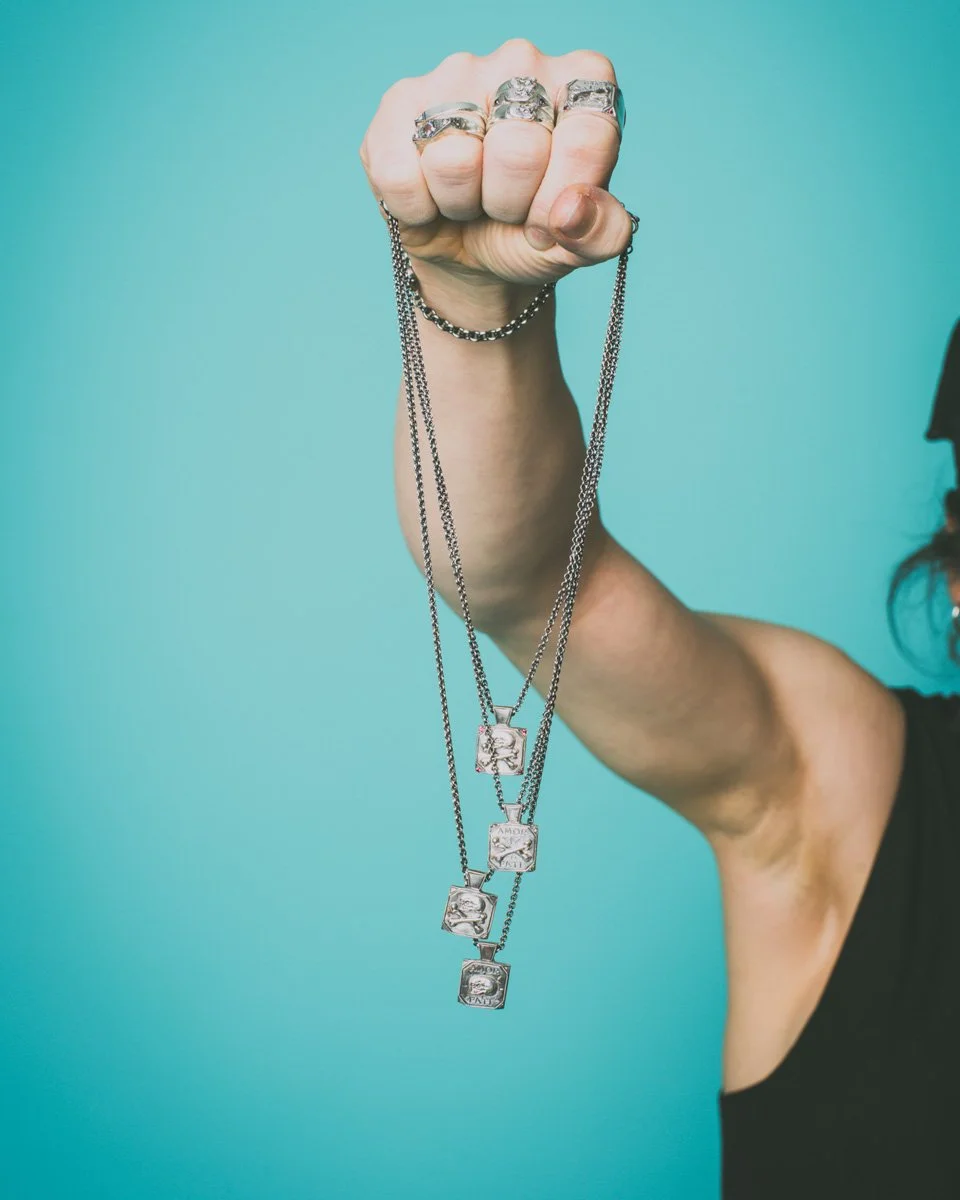 IGcropSKULL AND CROSSBONES DRAG KING 2025 12 06-2512.jpg