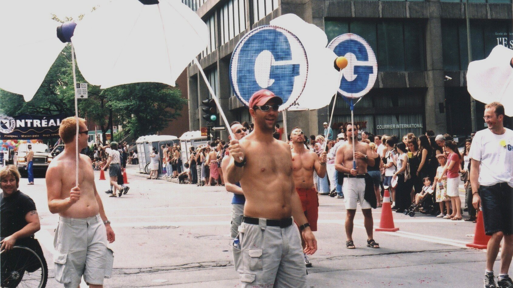 2003 - Don à l'ouverture de la marche...