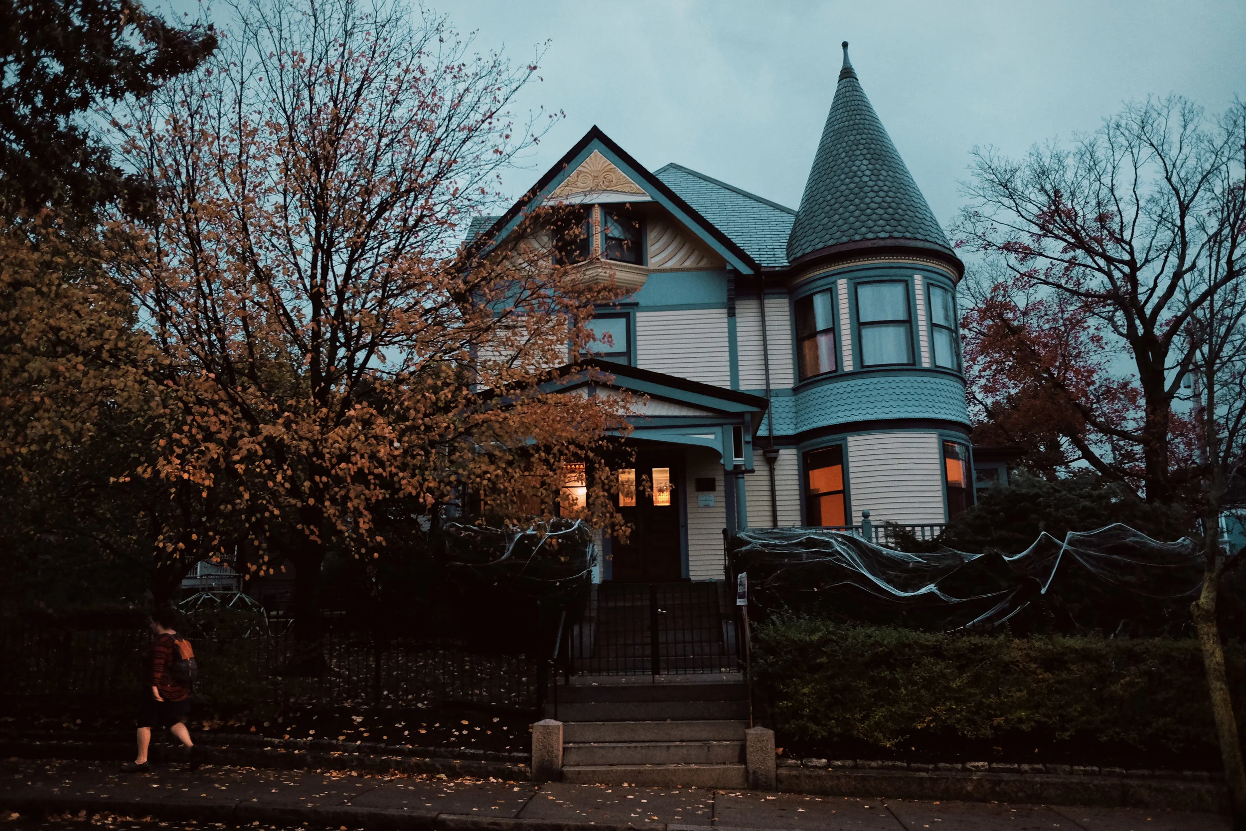 halloweenhouse.jpg